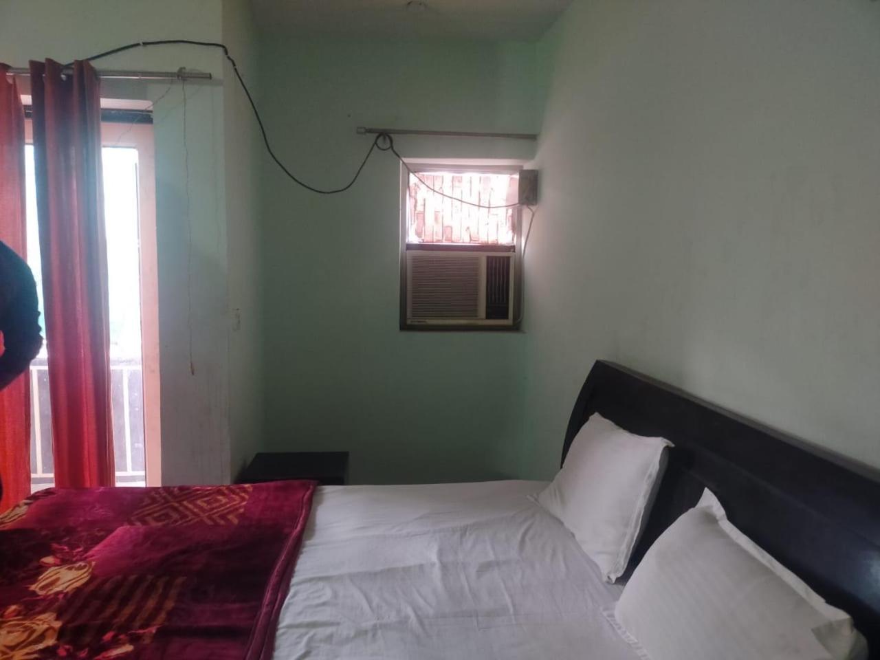 Meera 1 Bhk Palace Omaxe Vrindavan Exterior photo
